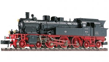 Lokomotiven und Wagen Spur N