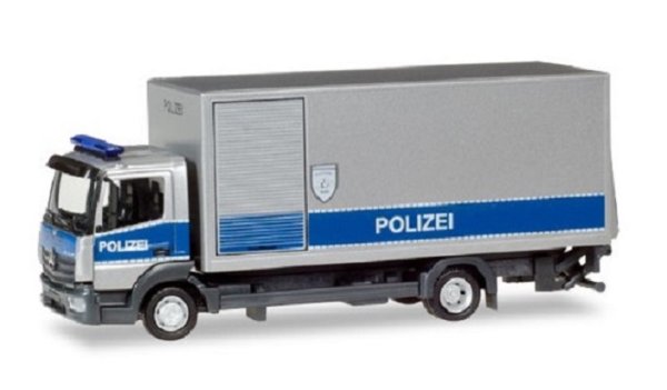 HERPA 093538 MB Atego Koffer-LKW mit Ladebordwand Polizei Hamburg Entschärfer LKW-Modell 1:87