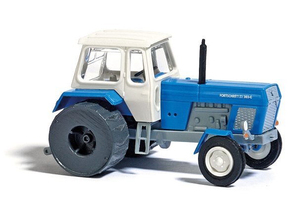 BUSCH 8700 - Traktor mit Eisenrädern ZT 300 - 1:120