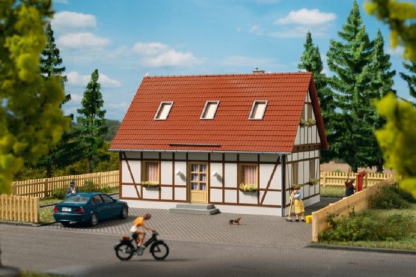AUHAGEN Einfamilienhaus Bausatz 11455 Spur H0