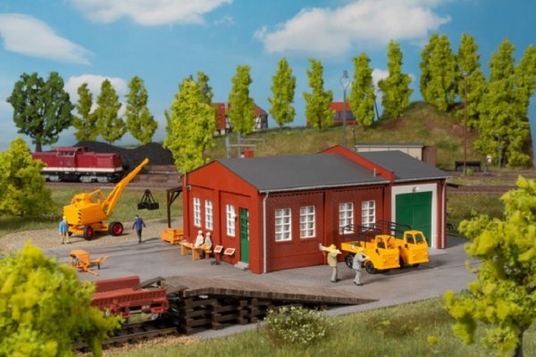 AUHAGEN Bahnmeisterei mit Rampe Bausatz 11462 Spur H0