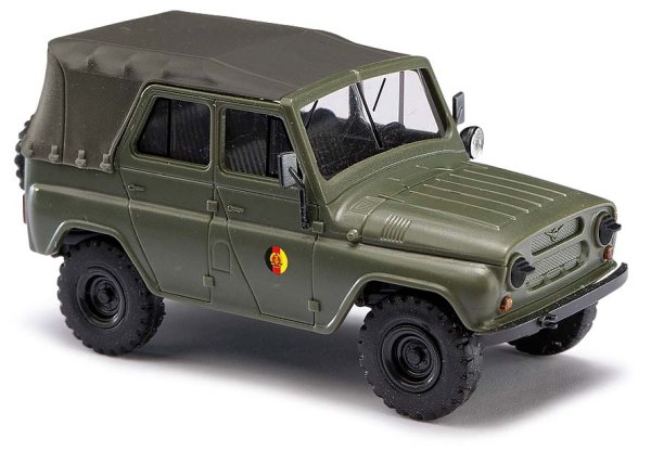 BUSCH 52112 UAZ 469 NVA mit Nachtsicht SW 1972 Militär-Modell 1:87