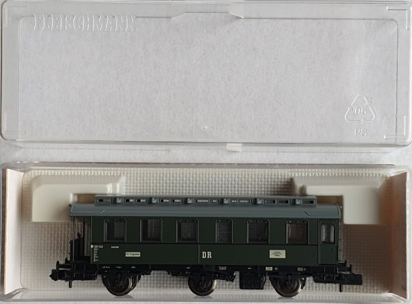 FLEISCHMANN 8773 Personenwagen 2. Klasse mit Traglastenabteil DR Ep.III Spur N