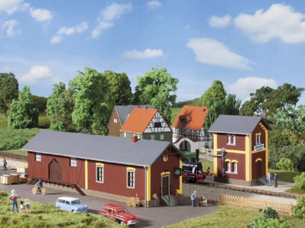 AUHAGEN Bahnhof Steinbach mit Wasserhaus Bausatz 11435 Spur H0 H0e