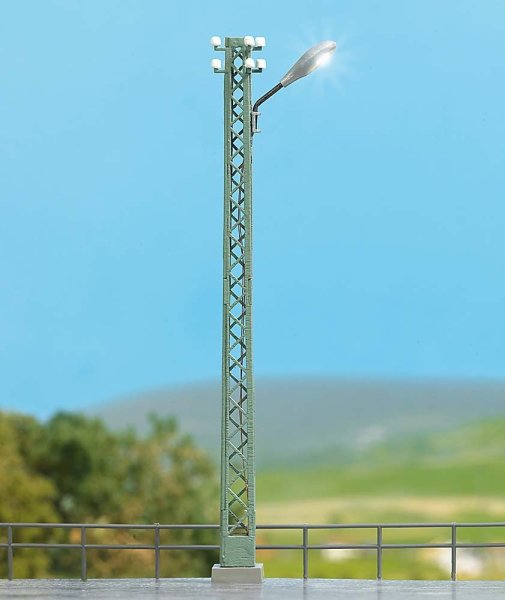 BUSCH Gittermast-Lampe 4151 Spur H0