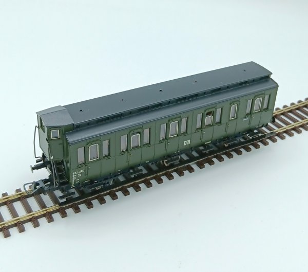 ROCO Abteilwagen 2. Klasse der DR 44583 Spur H0