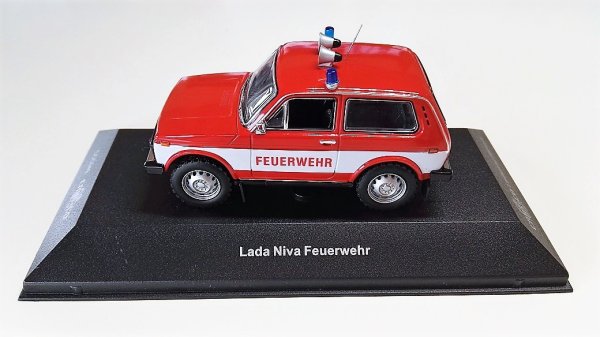 IXO MODELS CCC049 Lada Niva Feuerwehr Bj.1981 PKW-Modell 1:43